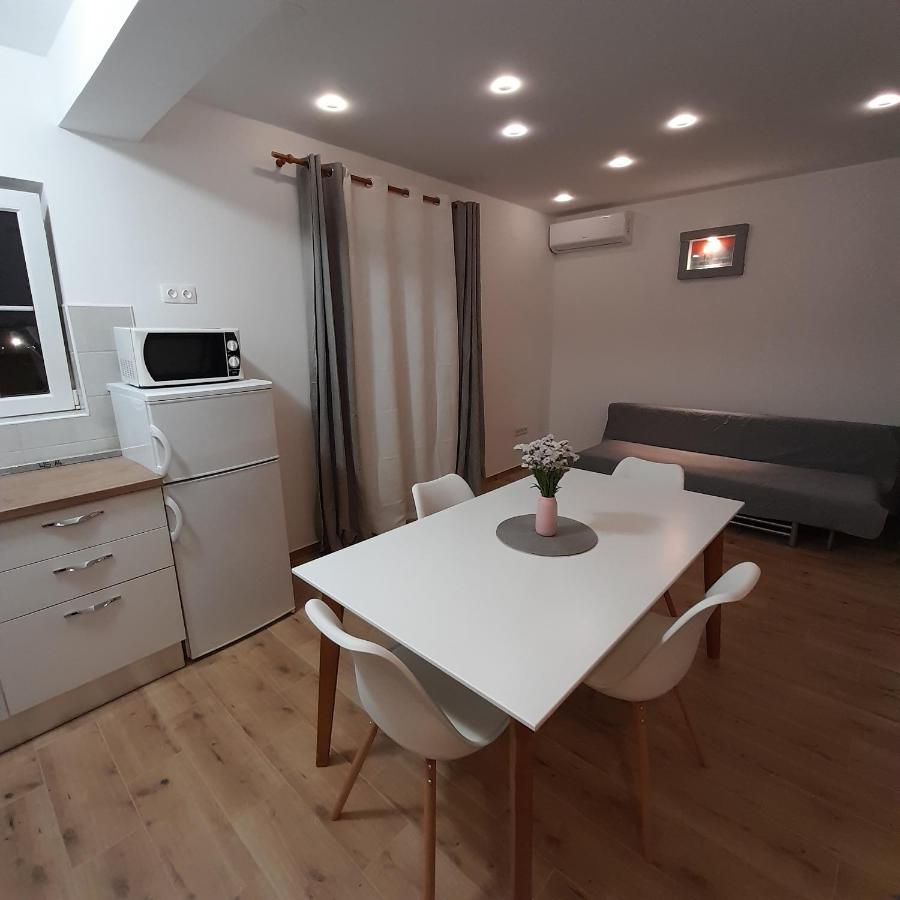 Apartments Filipovic Biograd Na Moru Eksteriør billede