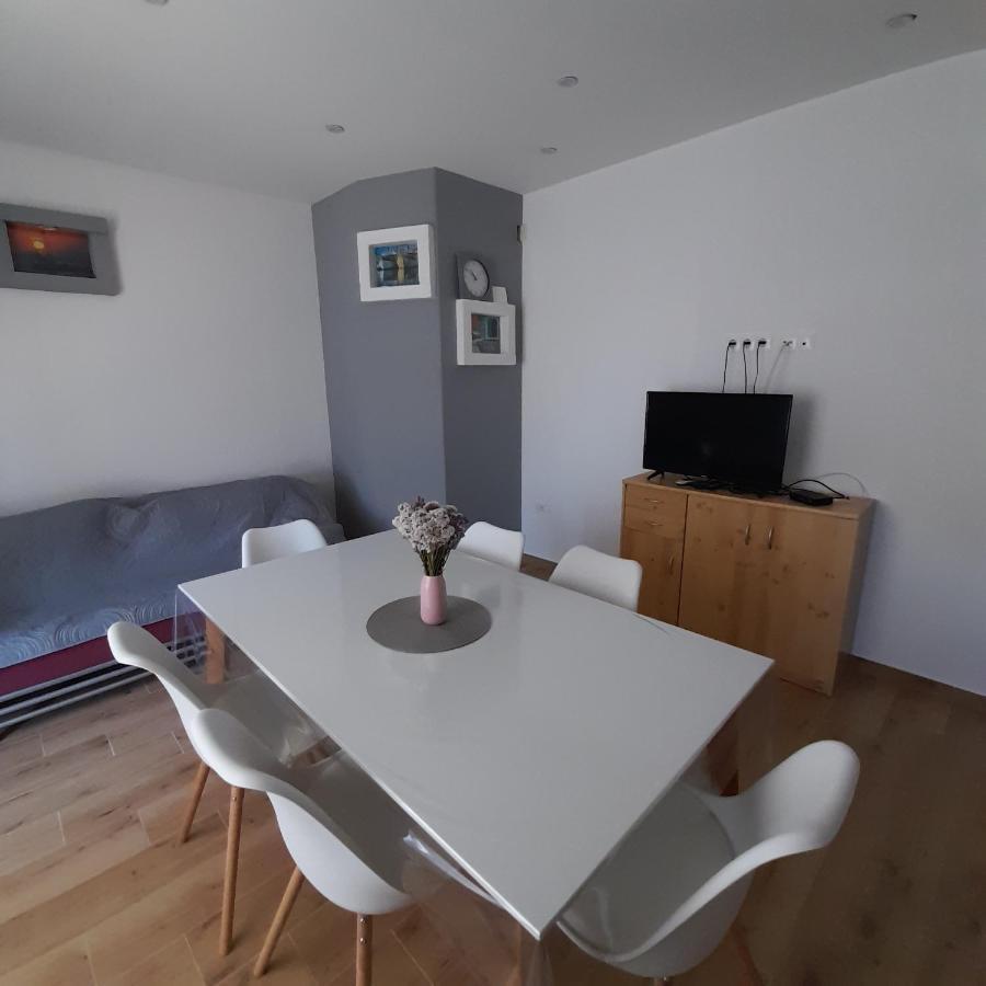 Apartments Filipovic Biograd Na Moru Eksteriør billede