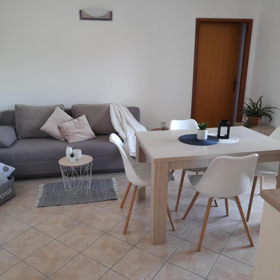 Apartments Filipovic Biograd Na Moru Eksteriør billede