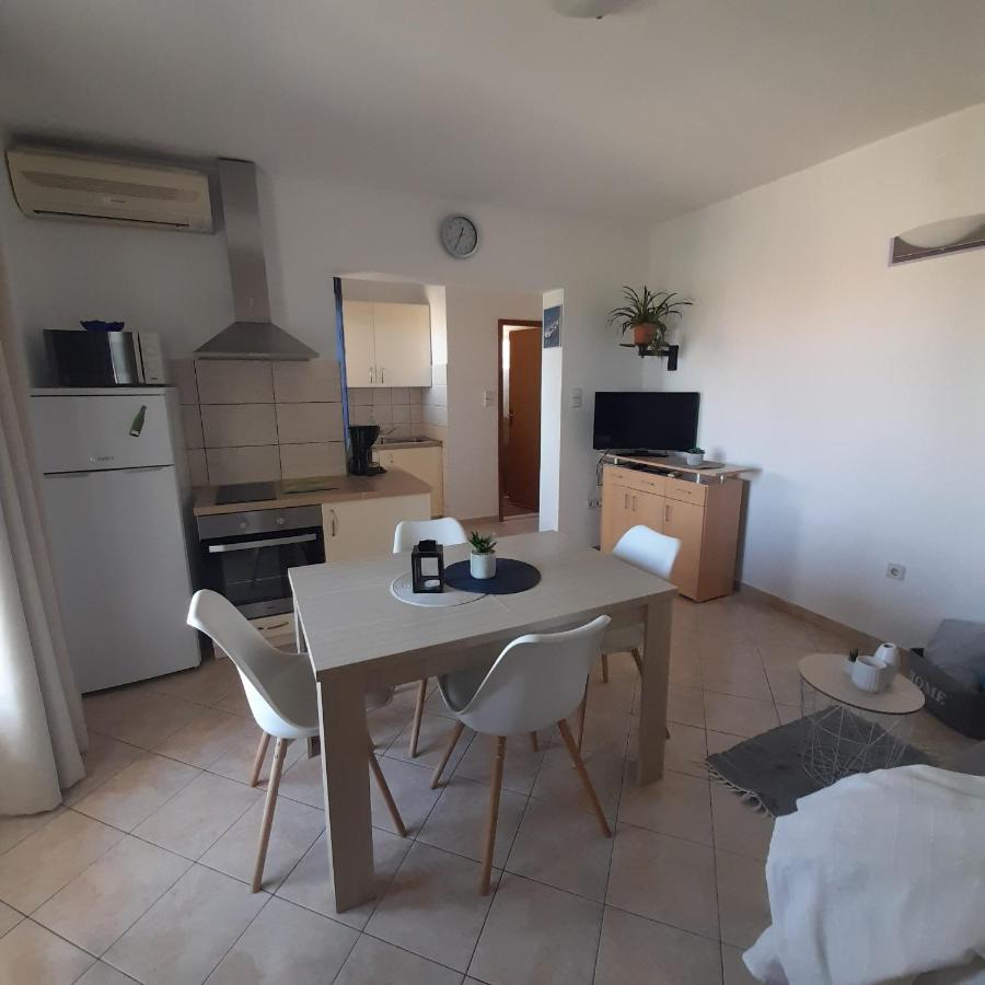 Apartments Filipovic Biograd Na Moru Eksteriør billede