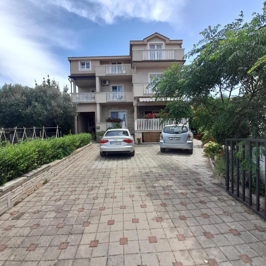 Apartments Filipovic Biograd Na Moru Eksteriør billede