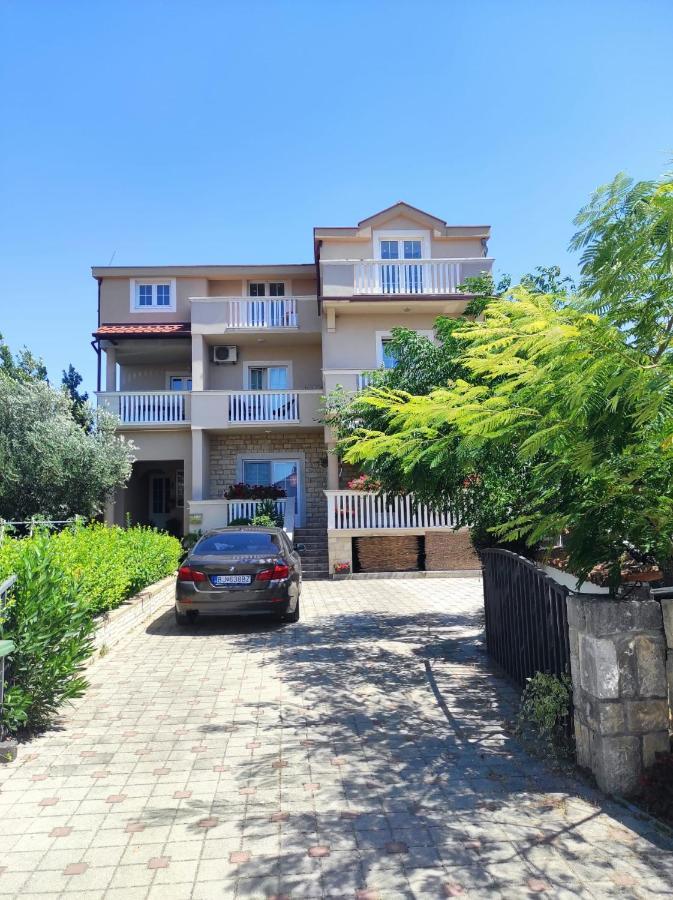 Apartments Filipovic Biograd Na Moru Eksteriør billede