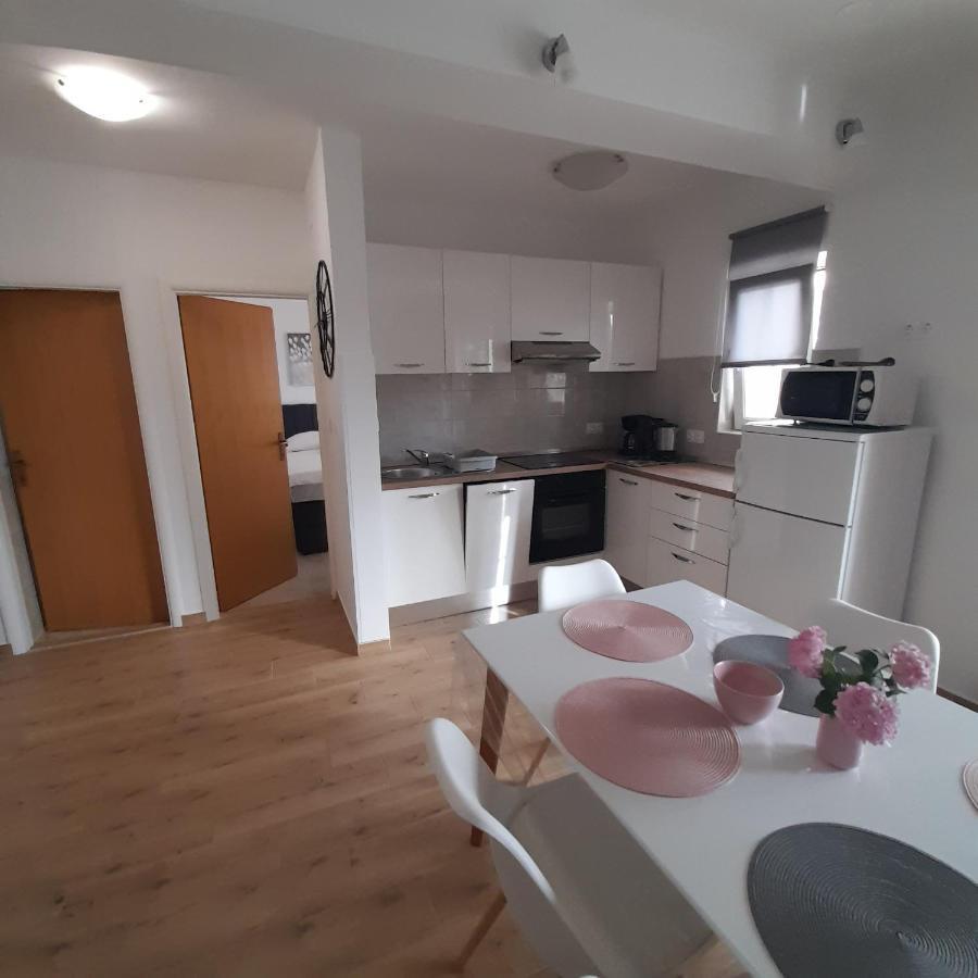 Apartments Filipovic Biograd Na Moru Eksteriør billede
